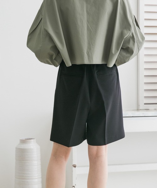 KBF（ケイビーエフ）の「ダブルタックショートパンツ（その他パンツ・レディース・ベージュ/ブラック/グレー・ONE）」の19枚目の写真