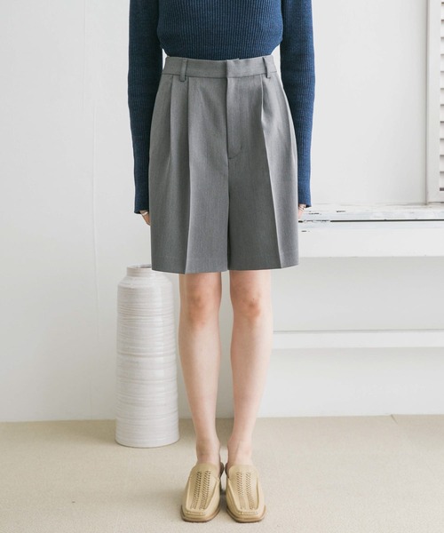 KBF（ケイビーエフ）の「ダブルタックショートパンツ（その他パンツ・レディース・ベージュ/ブラック/グレー・ONE）」の16枚目の写真