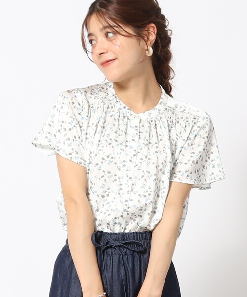 DRESKIP(ドレスキップ)の「◆【大人な夏の上品デザイン】サテンシャーリング使いブラウス(シャツ/ブラウス・レディース・ブラック系/ブルー/カーキ/オレンジ/ライトベージュ/ホワイト系3/ネイビー・03/04/02)」の2枚目の写真