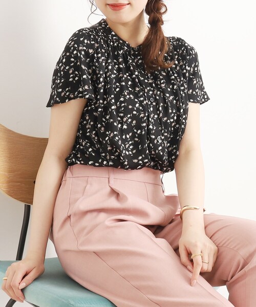 DRESKIP(ドレスキップ)の「◆【大人な夏の上品デザイン】サテンシャーリング使いブラウス(シャツ/ブラウス・レディース・ブラック系/ブルー/カーキ/オレンジ/ライトベージュ/ホワイト系3/ネイビー・03/04/02)」の3枚目の写真