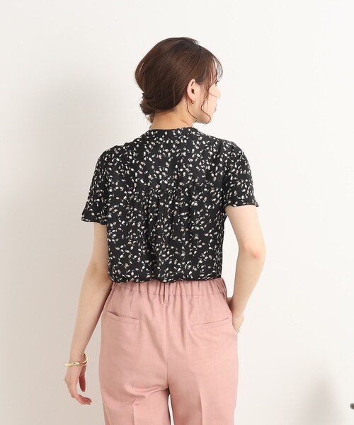 DRESKIP(ドレスキップ)の「◆【大人な夏の上品デザイン】サテンシャーリング使いブラウス(シャツ/ブラウス・レディース・ブラック系/ブルー/カーキ/オレンジ/ライトベージュ/ホワイト系3/ネイビー・03/04/02)」の17枚目の写真