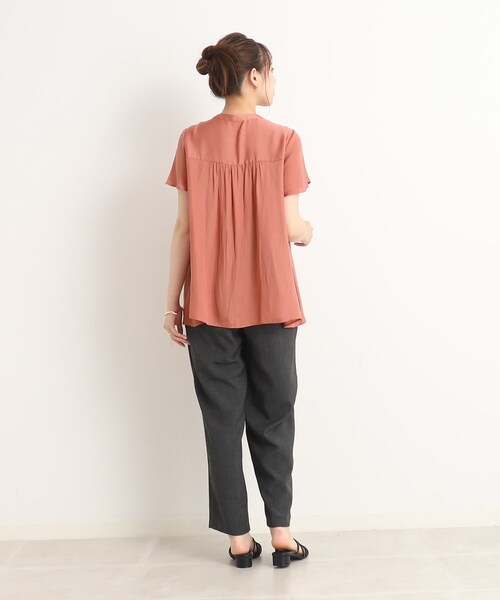 DRESKIP(ドレスキップ)の「◆【大人な夏の上品デザイン】サテンシャーリング使いブラウス(シャツ/ブラウス・レディース・ブラック系/ブルー/カーキ/オレンジ/ライトベージュ/ホワイト系3/ネイビー・03/04/02)」の15枚目の写真