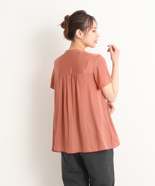 DRESKIP(ドレスキップ)の「◆【大人な夏の上品デザイン】サテンシャーリング使いブラウス(シャツ/ブラウス・レディース・ブラック系/ブルー/カーキ/オレンジ/ライトベージュ/ホワイト系3/ネイビー・03/04/02)」の12枚目の写真