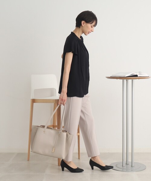 DRESKIP(ドレスキップ)の「◆【大人な夏の上品デザイン】サテンシャーリング使いブラウス(シャツ/ブラウス・レディース・ブラック系/ブルー/カーキ/オレンジ/ライトベージュ/ホワイト系3/ネイビー・03/04/02)」の10枚目の写真
