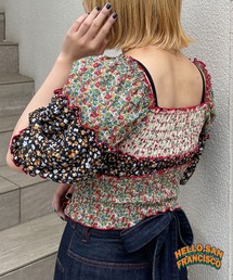 【HELLO.SANFRANCISCO/ハローサンフランシスコ】バッチワークフラワーシャーリングブラウス