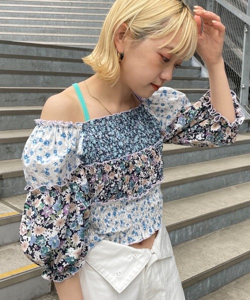 HELLO.SANFRANCISCO（ハローサンフランシスコ）の「【HELLO.SANFRANCISCO/ハローサンフランシスコ】バッチワークフラワーシャーリングブラウス（シャツ/ブラウス・レディース・レッド/サックスブルー・FREE）」の10枚目の写真