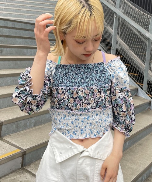 HELLO.SANFRANCISCO（ハローサンフランシスコ）の「【HELLO.SANFRANCISCO/ハローサンフランシスコ】バッチワークフラワーシャーリングブラウス（シャツ/ブラウス・レディース・レッド/サックスブルー・FREE）」の8枚目の写真