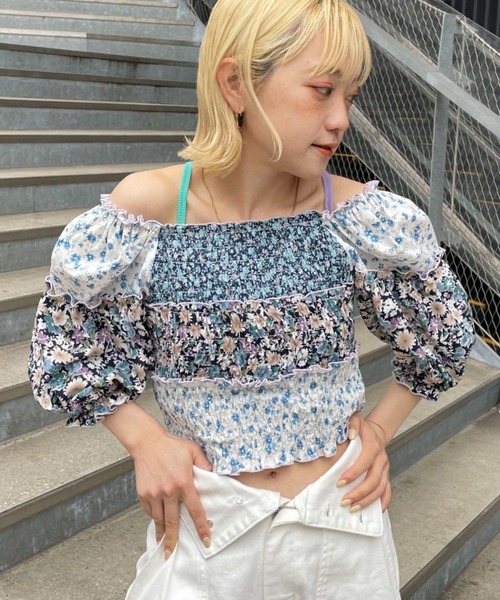 HELLO.SANFRANCISCO（ハローサンフランシスコ）の「【HELLO.SANFRANCISCO/ハローサンフランシスコ】バッチワークフラワーシャーリングブラウス（シャツ/ブラウス・レディース・レッド/サックスブルー・FREE）」の9枚目の写真