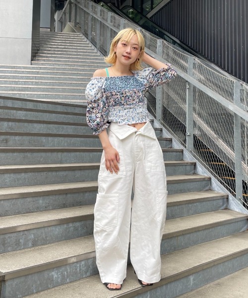 HELLO.SANFRANCISCO（ハローサンフランシスコ）の「【HELLO.SANFRANCISCO/ハローサンフランシスコ】バッチワークフラワーシャーリングブラウス（シャツ/ブラウス・レディース・レッド/サックスブルー・FREE）」の3枚目の写真