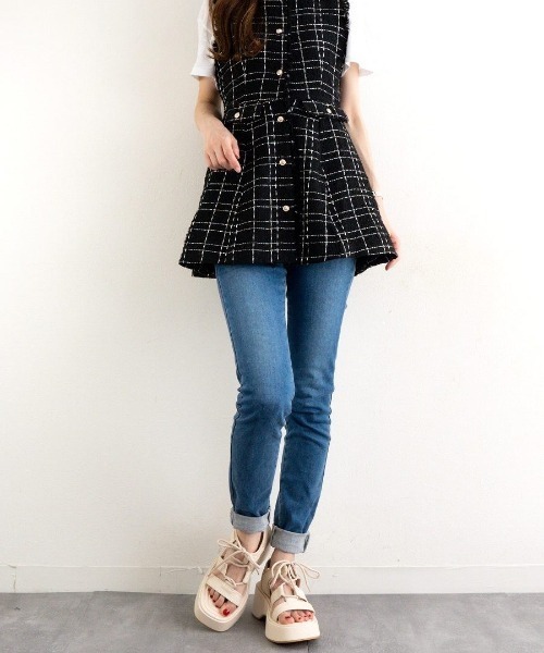 Fabby fabby(ファビィーファビィー)の「レースアップワイド厚底サンダル(サンダル・レディース・オフホワイト/ブラック・SMALL/MEDIUM/LARGE)」の19枚目の写真