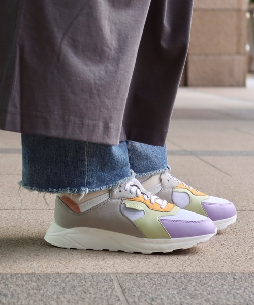 ekn（エクン）の「LARCH/ラーチ リサイクルヴィーガン (UNISEX)（スニーカー・レディース・グレー系その他/ブルー系その他/ブラック/ピンク系その他/ホワイト/ブラック系その他/ピンク系その他2/アイボリー・36/37/38/39/40/41/42/43）」の4枚目の写真