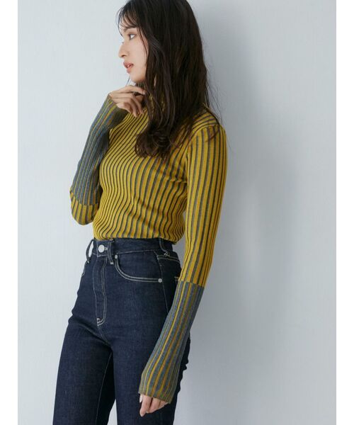 MURUA(ムルーア)の「バイカラーリブニットトップス(ニット/セーター・レディース・マスタード/アイボリー/ブラック・FREE)」の7枚目の写真