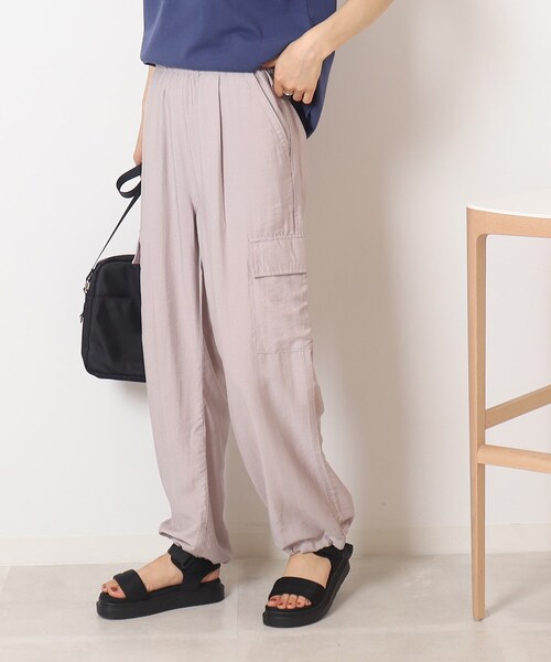 SHOO・LA・RUE(シューラルー)の「◆ゆるっとはける柔らか素材 イージーカーゴパンツ(その他パンツ・レディース・グレー系/ブラック・02/03)」の3枚目の写真