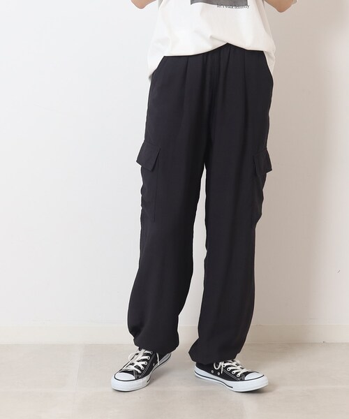 SHOO・LA・RUE(シューラルー)の「◆ゆるっとはける柔らか素材 イージーカーゴパンツ(その他パンツ・レディース・グレー系/ブラック・02/03)」の20枚目の写真