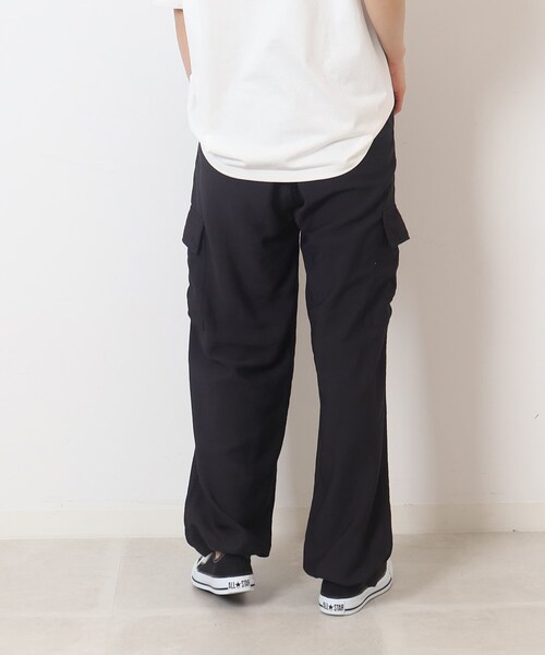 SHOO・LA・RUE(シューラルー)の「◆ゆるっとはける柔らか素材 イージーカーゴパンツ(その他パンツ・レディース・グレー系/ブラック・02/03)」の17枚目の写真