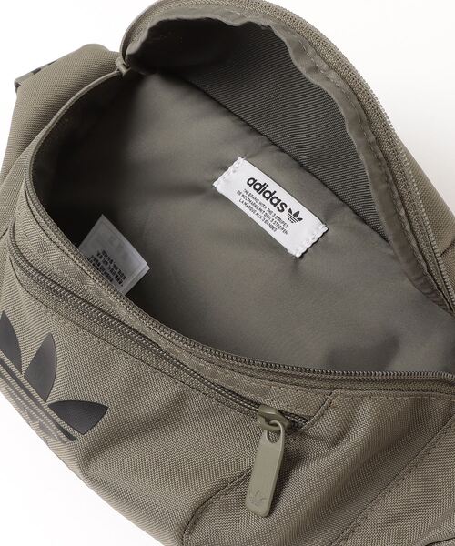 adidas（アディダス）の「アディカラー クラシック ウエストバッグ / アディダスオリジナルス adidas Originals（ボディバッグ/ウエストポーチ・メンズ・グリーン/ブラック/レッド・FREE）」の16枚目の写真