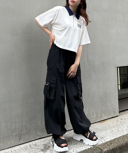 INGNI（イング）の「ハーフZIP襟配色胸ロゴショート丈Tシャツ（T