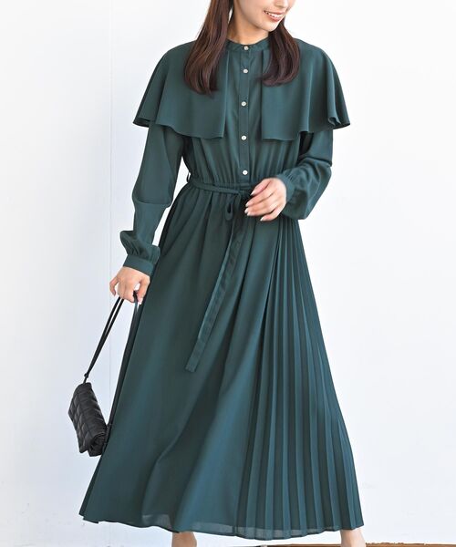 rps（アールピーエス）の「ケープ付キサイドプリーツワンピース（ワンピース・レディース・モカ/ブラック/ダークグリーン・フリー）」の3枚目の写真