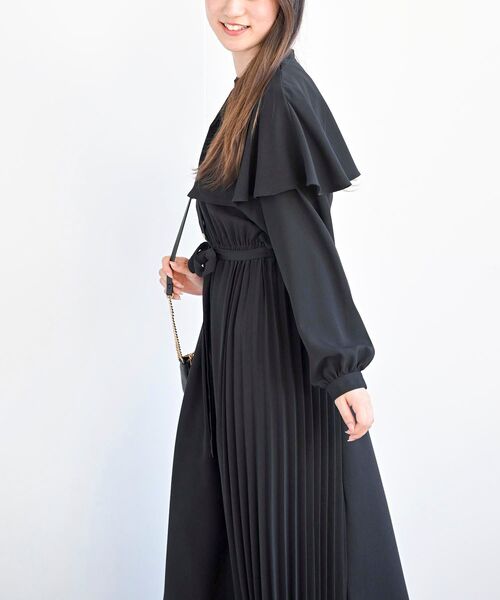 rps（アールピーエス）の「ケープ付キサイドプリーツワンピース（ワンピース・レディース・モカ/ブラック/ダークグリーン・フリー）」の9枚目の写真