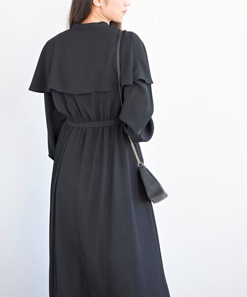 rps（アールピーエス）の「ケープ付キサイドプリーツワンピース（ワンピース・レディース・モカ/ブラック/ダークグリーン・フリー）」の11枚目の写真