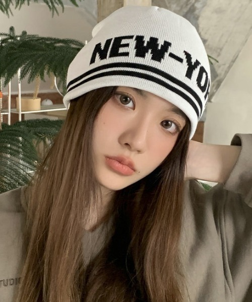 Vipoa（ヴィポア）の「NEW YORK ロゴジャガードニットキャップ（ニットキャップ/ビーニー・レディース・ベージュ/ホワイト/ピンク/ブルー/アイボリー/ブラック・FREE）」の16枚目の写真