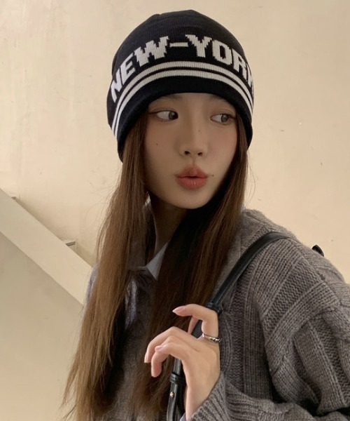 Vipoa（ヴィポア）の「NEW YORK ロゴジャガードニットキャップ（ニットキャップ/ビーニー・レディース・ベージュ/ホワイト/ピンク/ブルー/アイボリー/ブラック・FREE）」の8枚目の写真