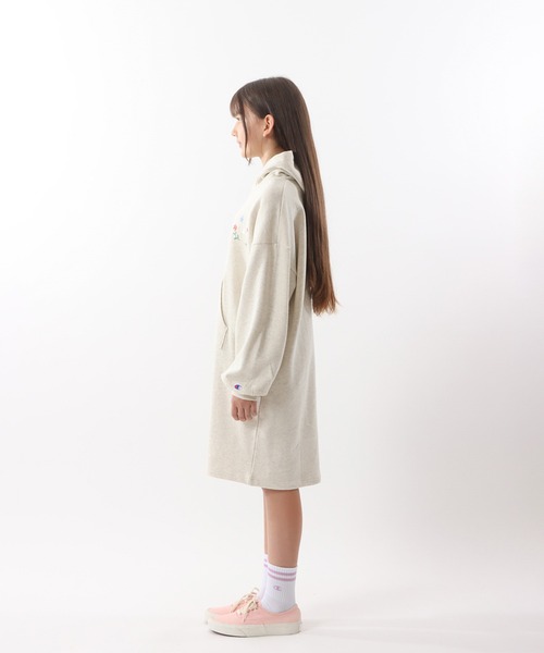 Champion（チャンピオン）の「【Champion/チャンピオン】キッズ スクールサイズ フーデッドスウェットワンピース（ワンピース・キッズ・キャメル/チャコール/オートミール・150/160）」の13枚目の写真
