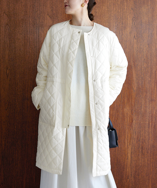 IENA（イエナ）の「ノーカラーキルティングコート（その他アウター・レディース・ホワイト/ネイビー・36/38）」の8枚目の写真