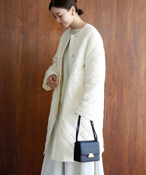 IENA（イエナ）の「ノーカラーキルティングコート（その他アウター・レディース・ホワイト/ネイビー・36/38）」の9枚目の写真