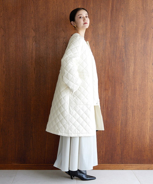 IENA（イエナ）の「ノーカラーキルティングコート（その他アウター・レディース・ホワイト/ネイビー・36/38）」の12枚目の写真