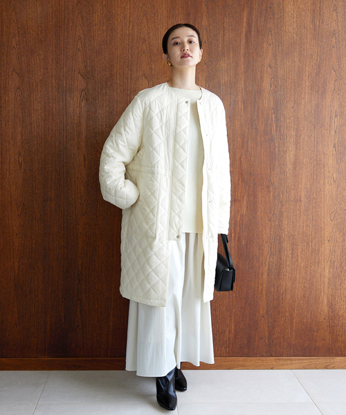 IENA（イエナ）の「ノーカラーキルティングコート（その他アウター・レディース・ホワイト/ネイビー・36/38）」の13枚目の写真