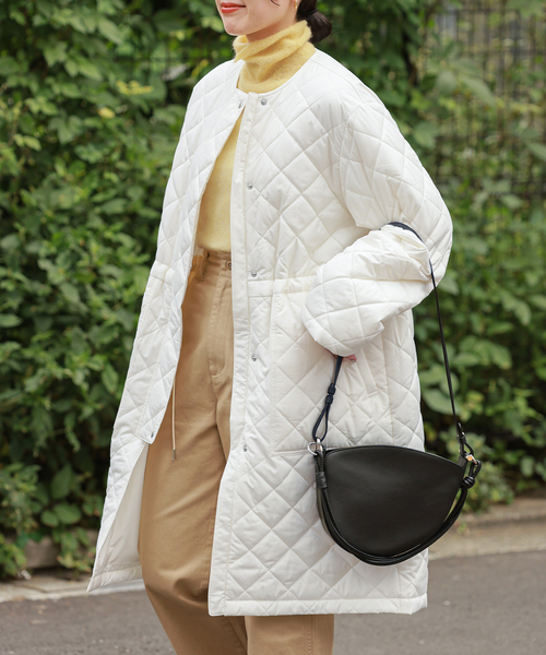 IENA（イエナ）の「ノーカラーキルティングコート（その他アウター・レディース・ホワイト/ネイビー・36/38）」の16枚目の写真