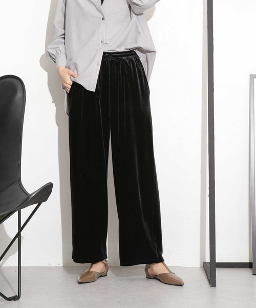 NANO universe（ナノユニバース）の「ベロアイージーパンツ（その他パンツ・レディース・ベージュ/ブルーグレー/ブラック・FREE）」の2枚目の写真