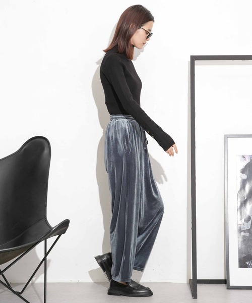 NANO universe（ナノユニバース）の「ベロアイージーパンツ（その他パンツ・レディース・ベージュ/ブルーグレー/ブラック・FREE）」の14枚目の写真