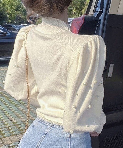 Achic(アシック)の「フェイクパールバルーン袖ニット(Tシャツ/カットソー・レディース・ホワイト/アイボリー/ブラック/ベージュ・M)」の20枚目の写真