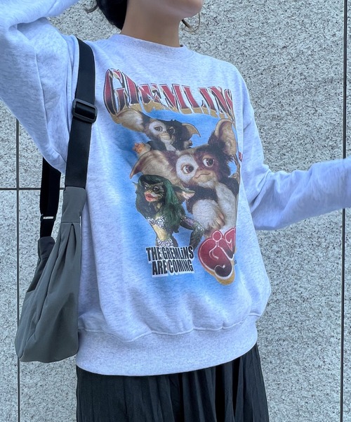 VICKY（ビッキー）の「【GREMLINS】フォトスウェット《洗濯機で洗える》（スウェット・レディース・オフホワイト/チャコールグレー/パープル・M）」の14枚目の写真