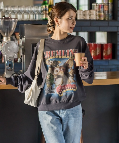 VICKY（ビッキー）の「【GREMLINS】フォトスウェット《洗濯機で洗える》（スウェット・レディース・オフホワイト/チャコールグレー/パープル・M）」の19枚目の写真