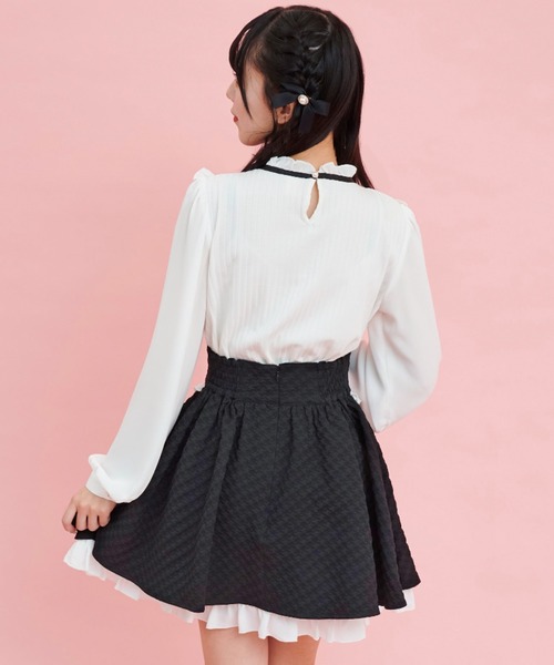 Secret Honey(シークレットハニー)の「Vヨークフリルテレコトップス(Tシャツ/カットソー・レディース・ブラック/オフホワイト・FREE)」の5枚目の写真