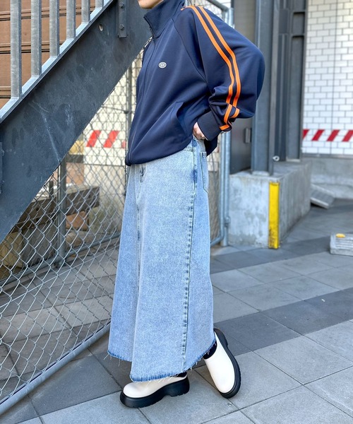 LEPSIM（レプシィム）の「丈変化デニムナロースカート　987462（スカート・レディース・インディゴブルー/ブラック系その他/ブルー系その他/スカイブルー・MEDIUM/LARGE）」の11枚目の写真