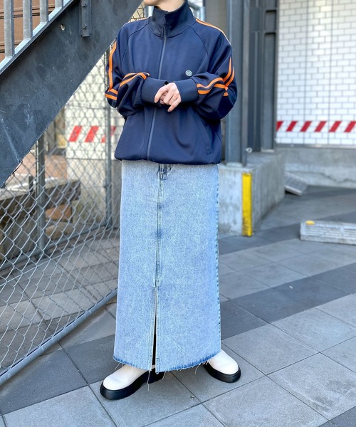 LEPSIM（レプシィム）の「丈変化デニムナロースカート　987462（スカート・レディース・インディゴブルー/ブラック系その他/ブルー系その他/スカイブルー・MEDIUM/LARGE）」の12枚目の写真