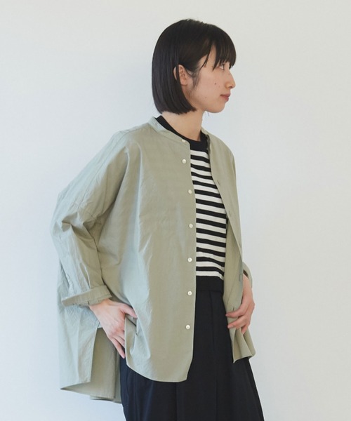 yuni(ユニ )の「コットンキャッチワッシャー ワイドブラウス 1701BL012241(シャツ/ブラウス・レディース・ホワイト/グレー/チャコールグレー/ブルー/グリーン/キナリ/ライラック/カーキ/ブラック・FREE)」の6枚目の写真