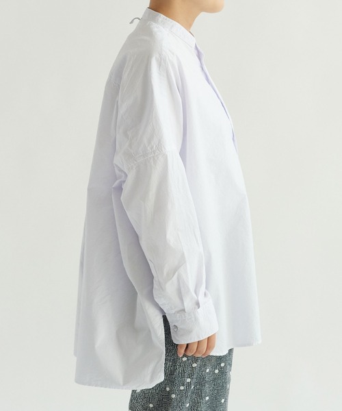 yuni(ユニ )の「コットンキャッチワッシャー ワイドブラウス 1701BL012241(シャツ/ブラウス・レディース・ホワイト/グレー/チャコールグレー/ブルー/グリーン/キナリ/ライラック/カーキ/ブラック・FREE)」の15枚目の写真