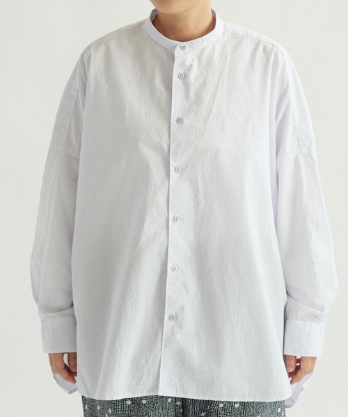 yuni(ユニ )の「コットンキャッチワッシャー ワイドブラウス 1701BL012241(シャツ/ブラウス・レディース・ホワイト/グレー/チャコールグレー/ブルー/グリーン/キナリ/ライラック/カーキ/ブラック・FREE)」の14枚目の写真