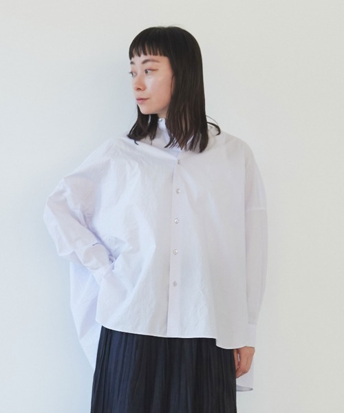 yuni(ユニ )の「コットンキャッチワッシャー ワイドブラウス 1701BL012241(シャツ/ブラウス・レディース・ホワイト/グレー/チャコールグレー/ブルー/グリーン/キナリ/ライラック/カーキ/ブラック・FREE)」の13枚目の写真