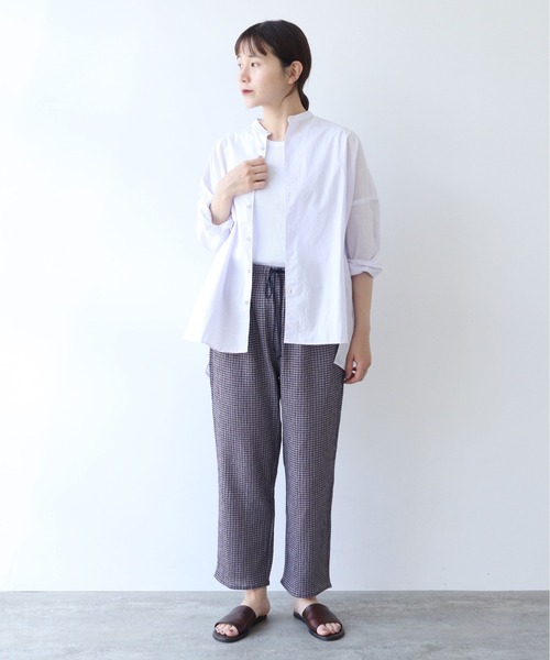 yuni(ユニ )の「コットンキャッチワッシャー ワイドブラウス 1701BL012241(シャツ/ブラウス・レディース・ホワイト/グレー/チャコールグレー/ブルー/グリーン/キナリ/ライラック/カーキ/ブラック・FREE)」の11枚目の写真