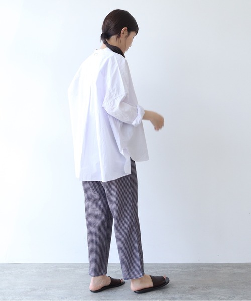 yuni(ユニ )の「コットンキャッチワッシャー ワイドブラウス 1701BL012241(シャツ/ブラウス・レディース・ホワイト/グレー/チャコールグレー/ブルー/グリーン/キナリ/ライラック/カーキ/ブラック・FREE)」の12枚目の写真