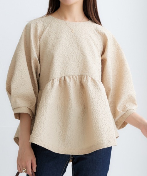 nissen(ニッセン)の「【販売終了】ジャガードペプラムブラウス(シャツ/ブラウス・レディース・オフホワイト/ベージュ・LL/L/M/S)」の2枚目の写真