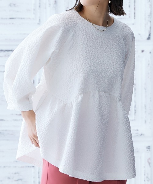 nissen(ニッセン)の「【販売終了】ジャガードペプラムブラウス(シャツ/ブラウス・レディース・オフホワイト/ベージュ・LL/L/M/S)」の1枚目の写真