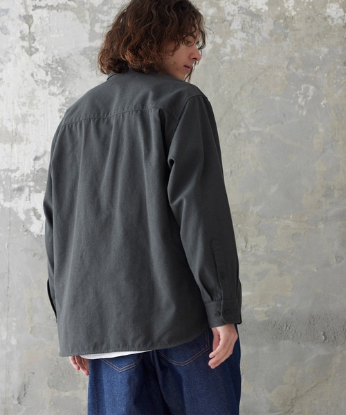 coca(coca)(コカ)の「メンズ オックスフォードシャツ(シャツ/ブラウス・メンズ・チャコール/アイボリー・M/L/XL)」の3枚目の写真