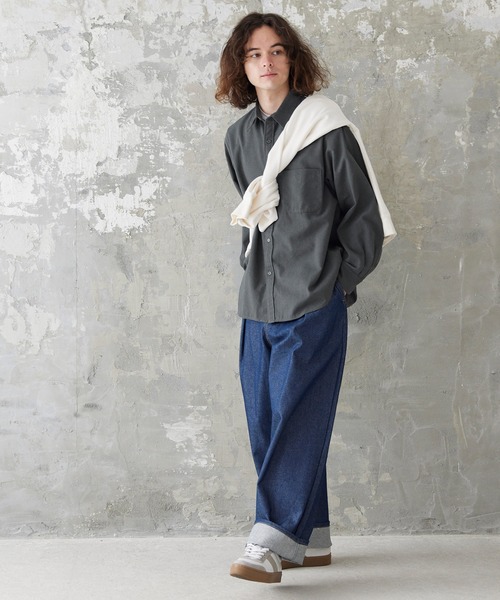 coca(coca)(コカ)の「メンズ オックスフォードシャツ(シャツ/ブラウス・メンズ・チャコール/アイボリー・M/L/XL)」の10枚目の写真